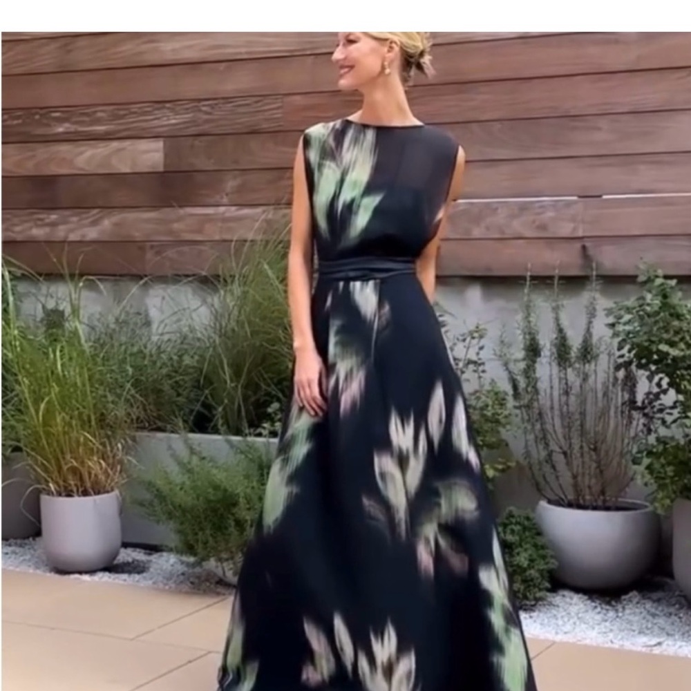 Kay Unger Black Floral Print Evening Gown